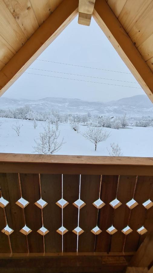 Casa Bunicilor Din Oncesti Villa ภายนอก รูปภาพ