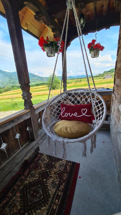 Casa Bunicilor Din Oncesti Villa ภายนอก รูปภาพ
