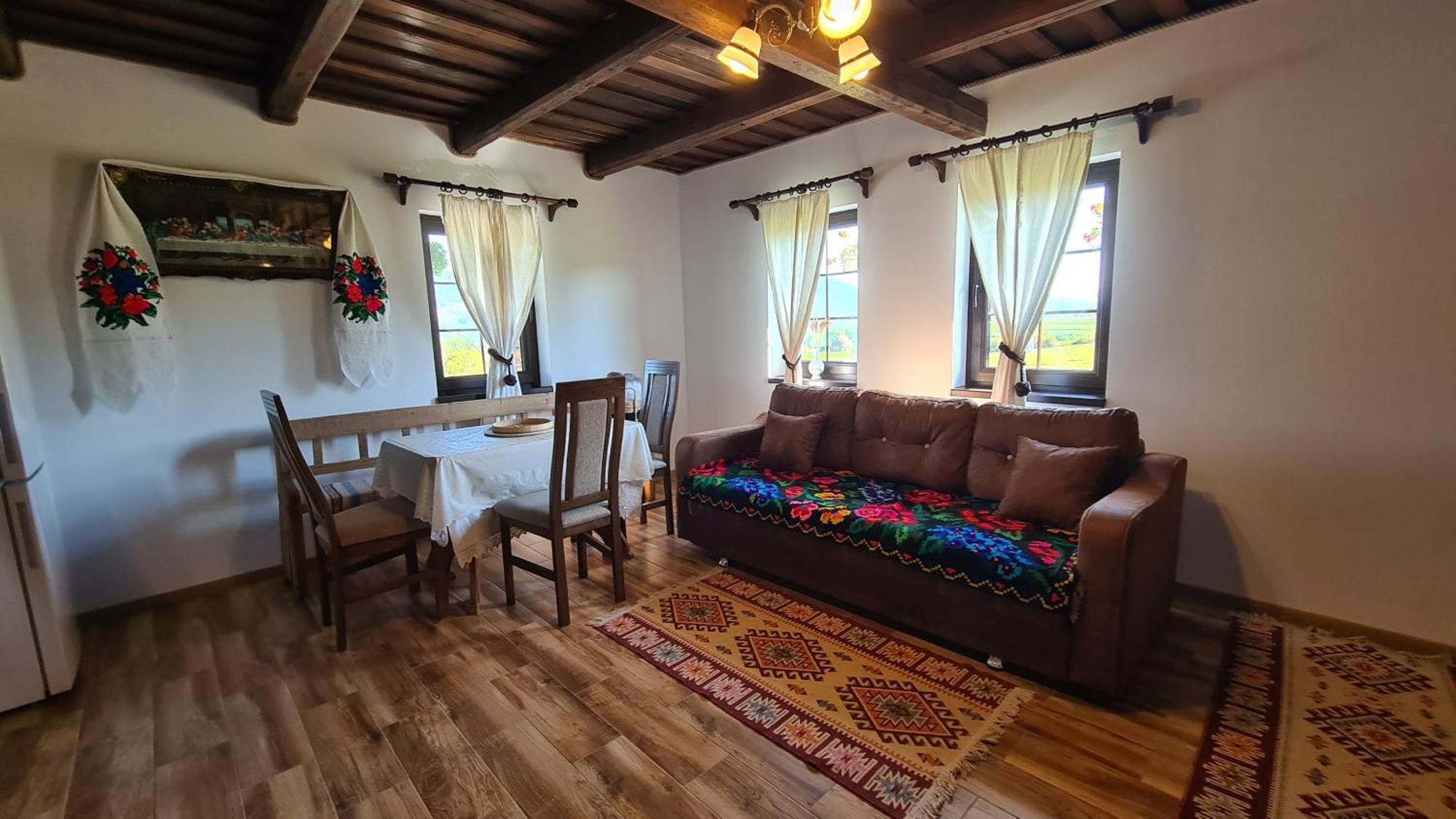 Casa Bunicilor Din Oncesti Villa ภายนอก รูปภาพ